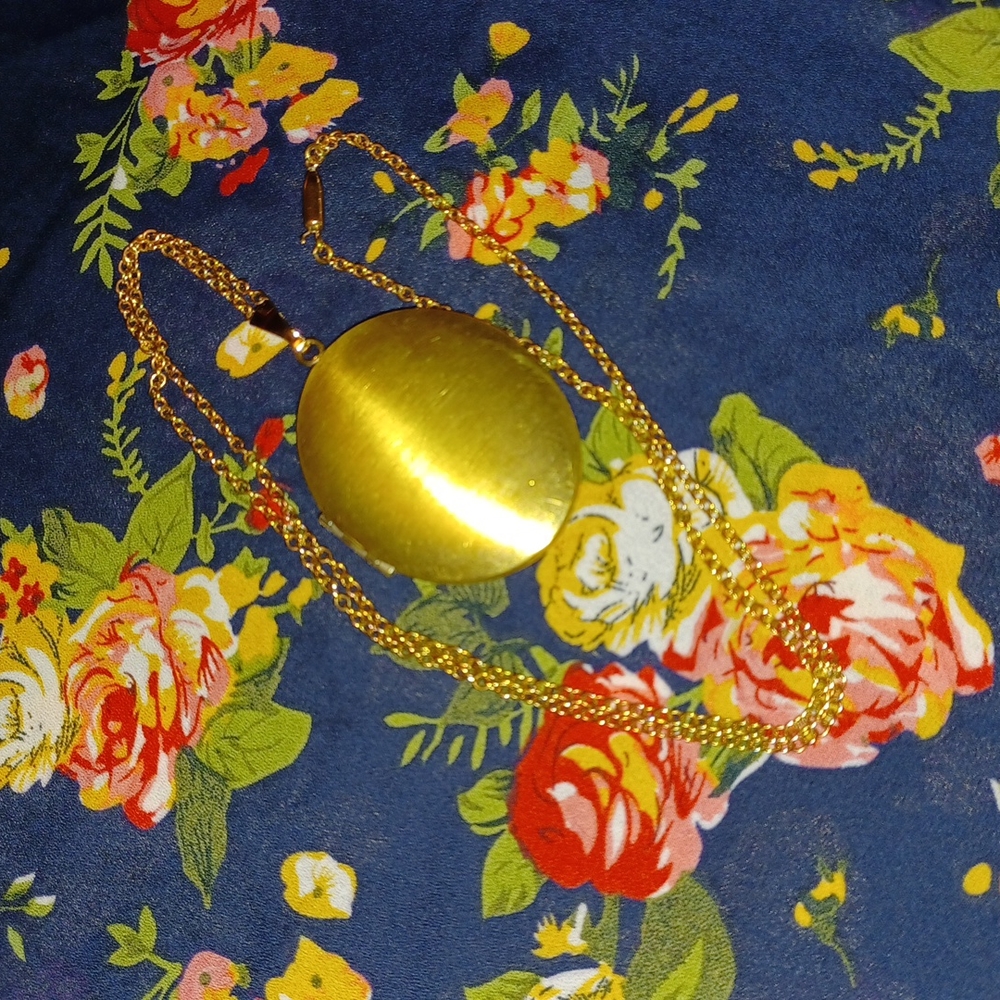 Vintage locket. - Picture 7 of 8